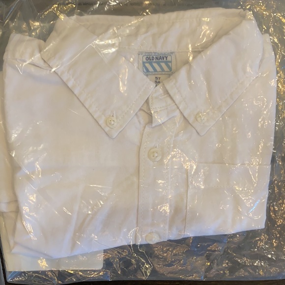 *NWT* Old Navy Oxford Long-Sleeve Shirts (5T) - Picture 5 of 7